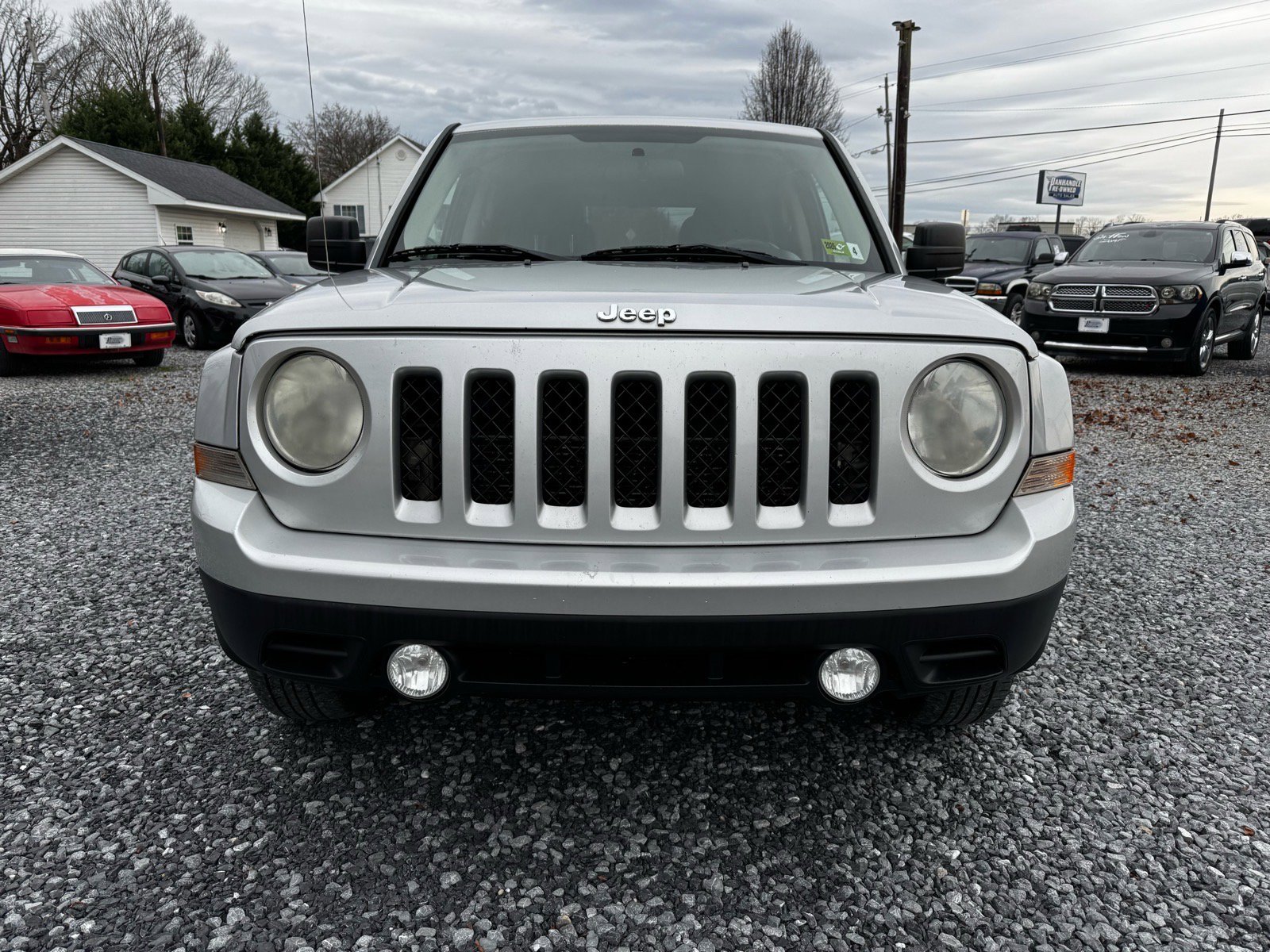Used 2011 Jeep Patriot Latitude AWD/4WD image 2