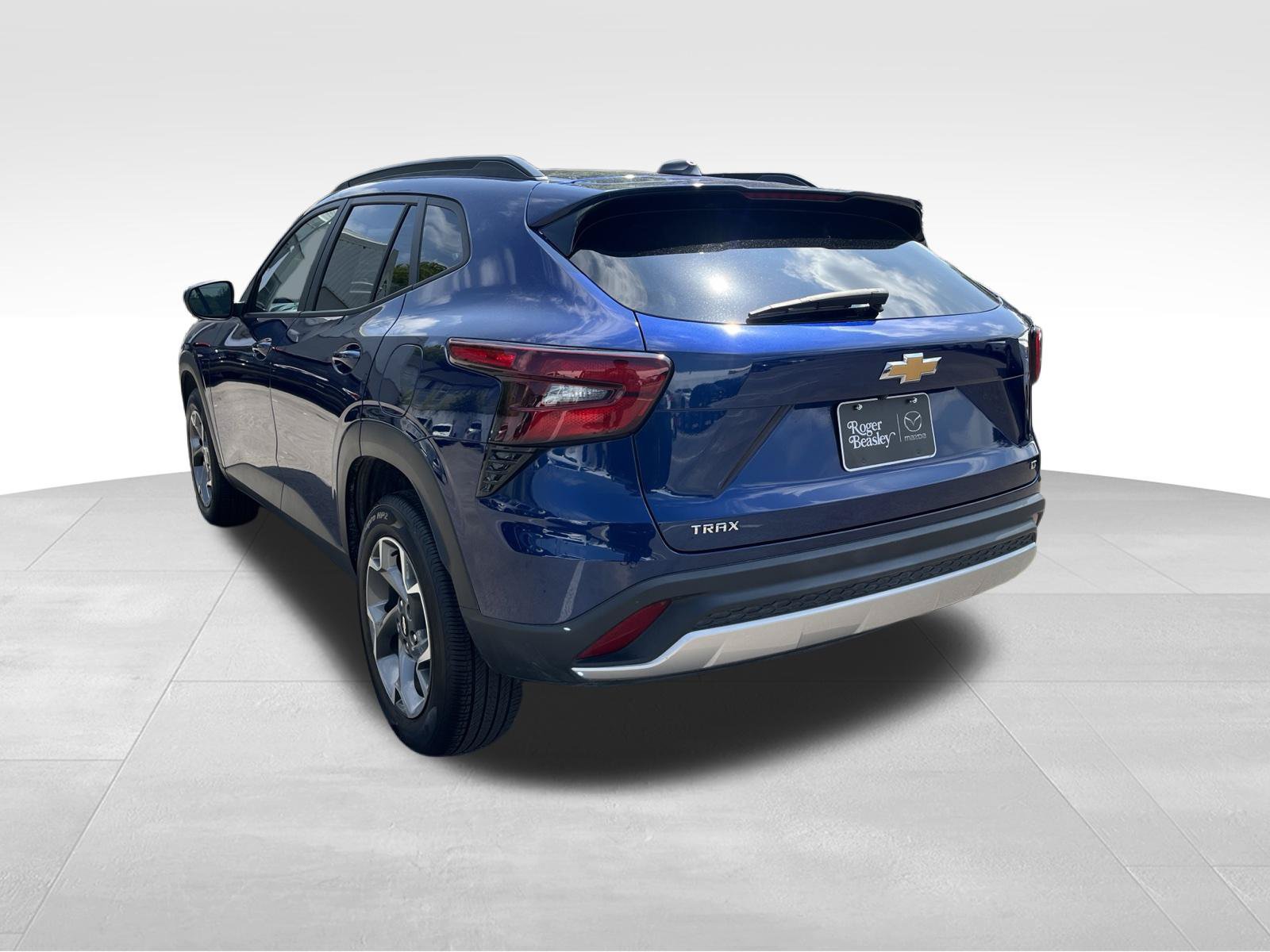 Used 2024 Chevrolet Trax LT w/ Driver Confidence Package FWD image 7