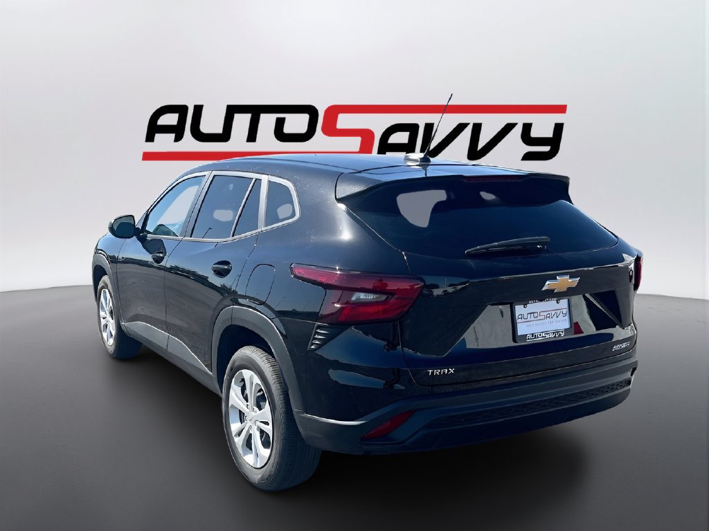 Used 2026 Chevrolet Trax LS FWD image 5