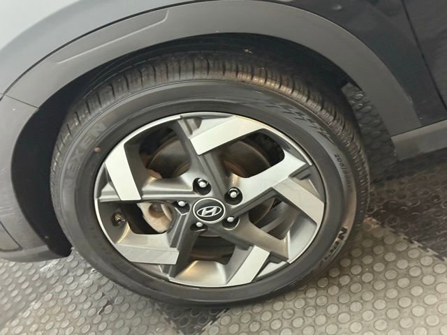 Certified 2023 Hyundai Venue SEL w/ Cargo Package image 14