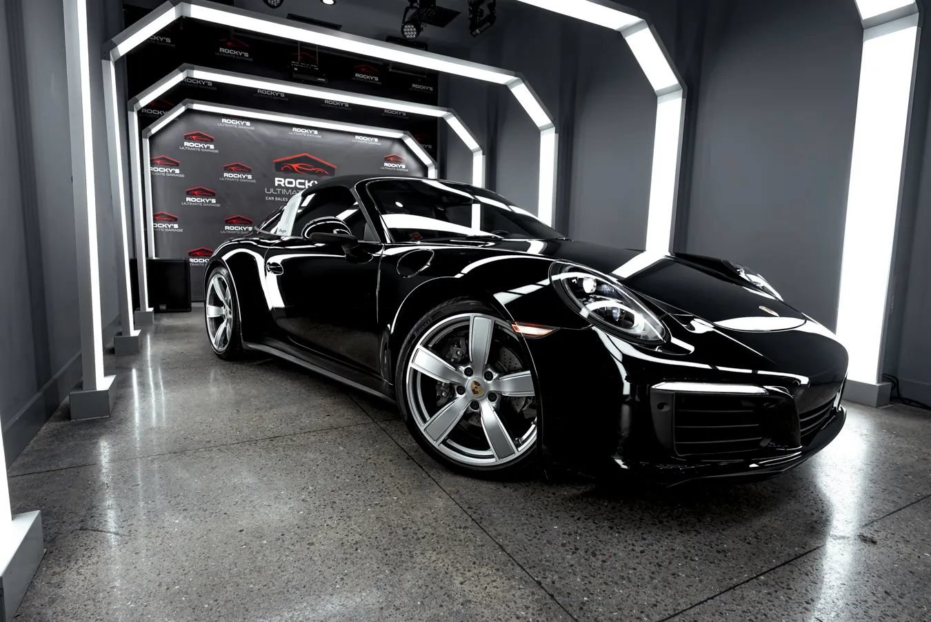 Used 2019 Porsche 911 Targa 4 AWD/4WD image 3