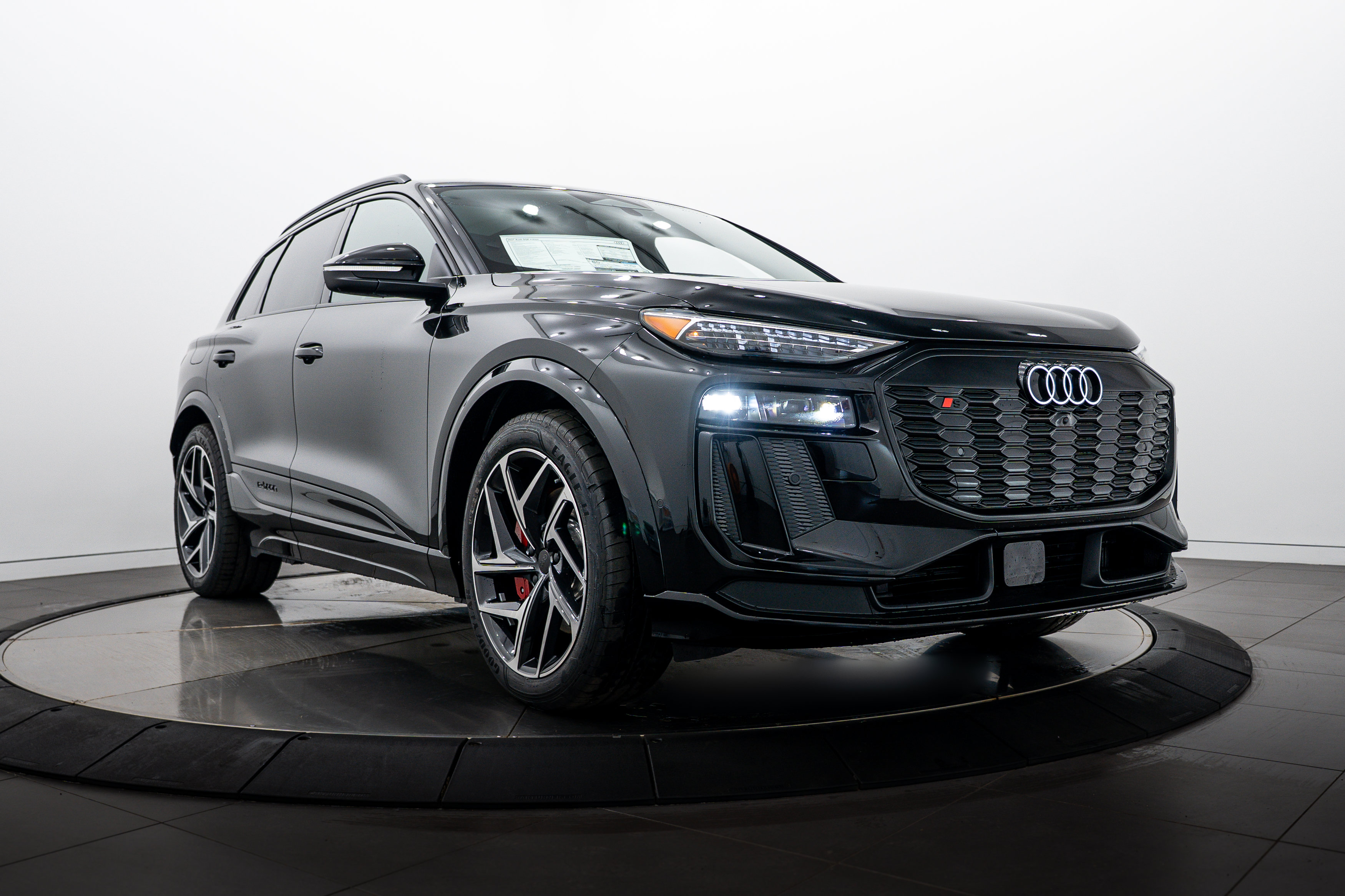 New 2027 Audi SQ6 e-tron Premium Plus AWD/4WD image 1