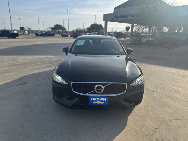 Used 2020 Volvo S60 T5 Momentum image 2