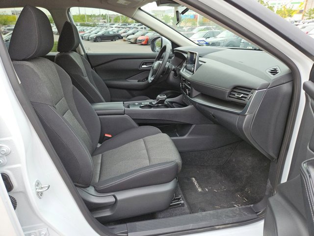 Certified 2026 Nissan Rogue SV image 30