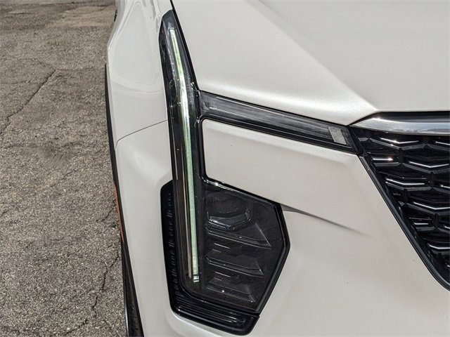 Used 2025 Cadillac XT4 Premium Luxury w/ Technology Package image 7