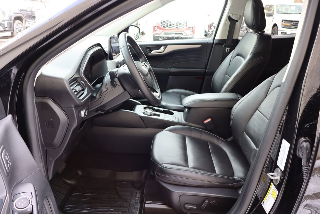 Used 2022 Ford Escape SEL w/ Technology Package image 22