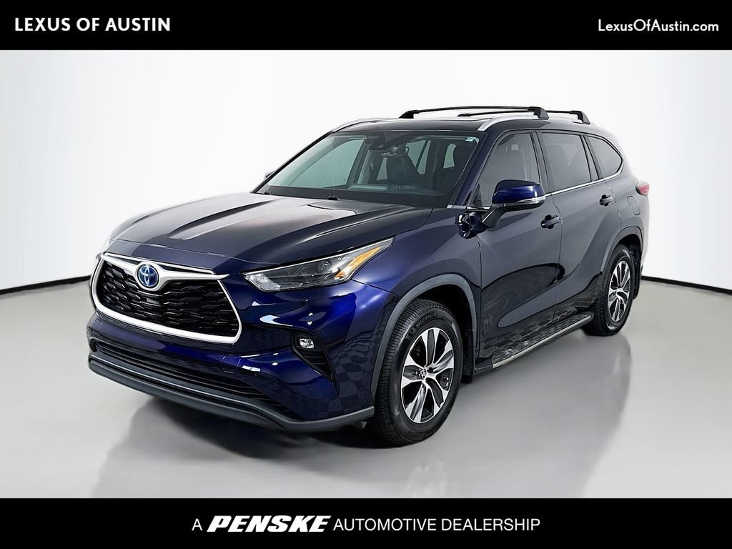 Used 2023 Toyota Highlander XLE FWD image 1