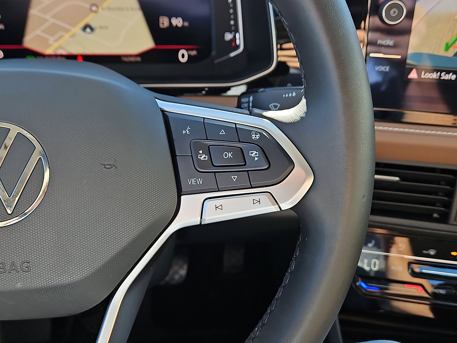 Used 2025 Volkswagen Jetta SEL image 18