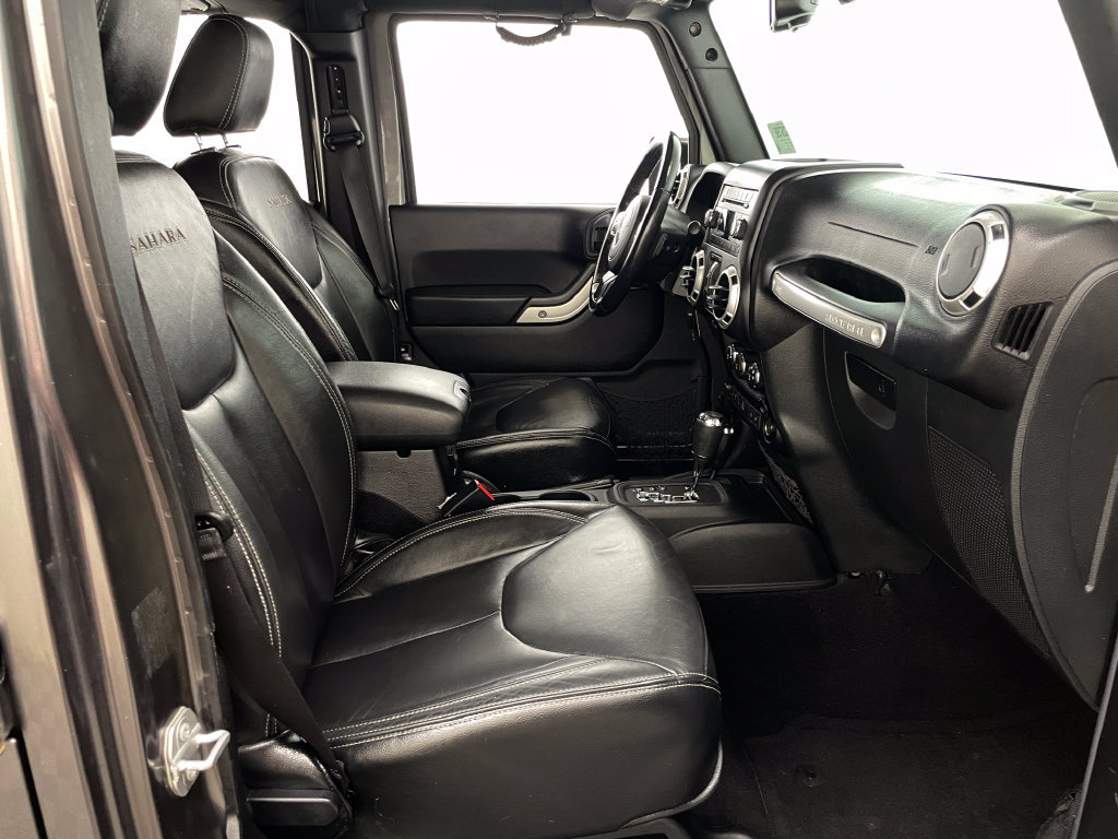 Used 2016 Jeep Wrangler Unlimited Sahara AWD/4WD image 33