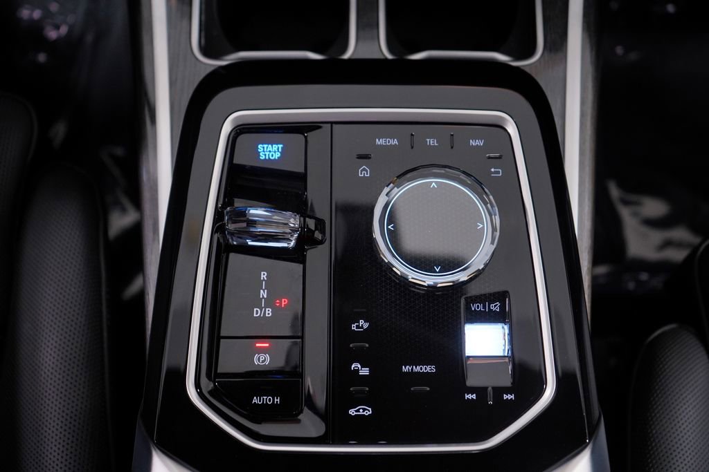 Used 2025 BMW i7 eDrive50 w/ M Sport Package image 13