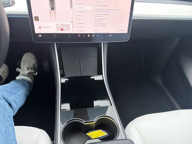 Used 2020 Tesla Model Y Long Range image 15