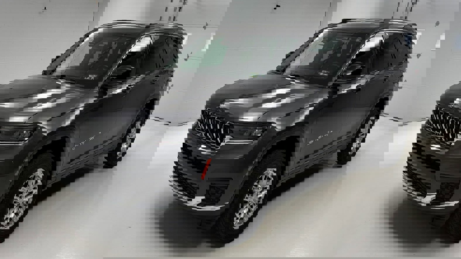 Certified 2021 Jeep Grand Cherokee L Laredo w/ Luxury Tech Group I