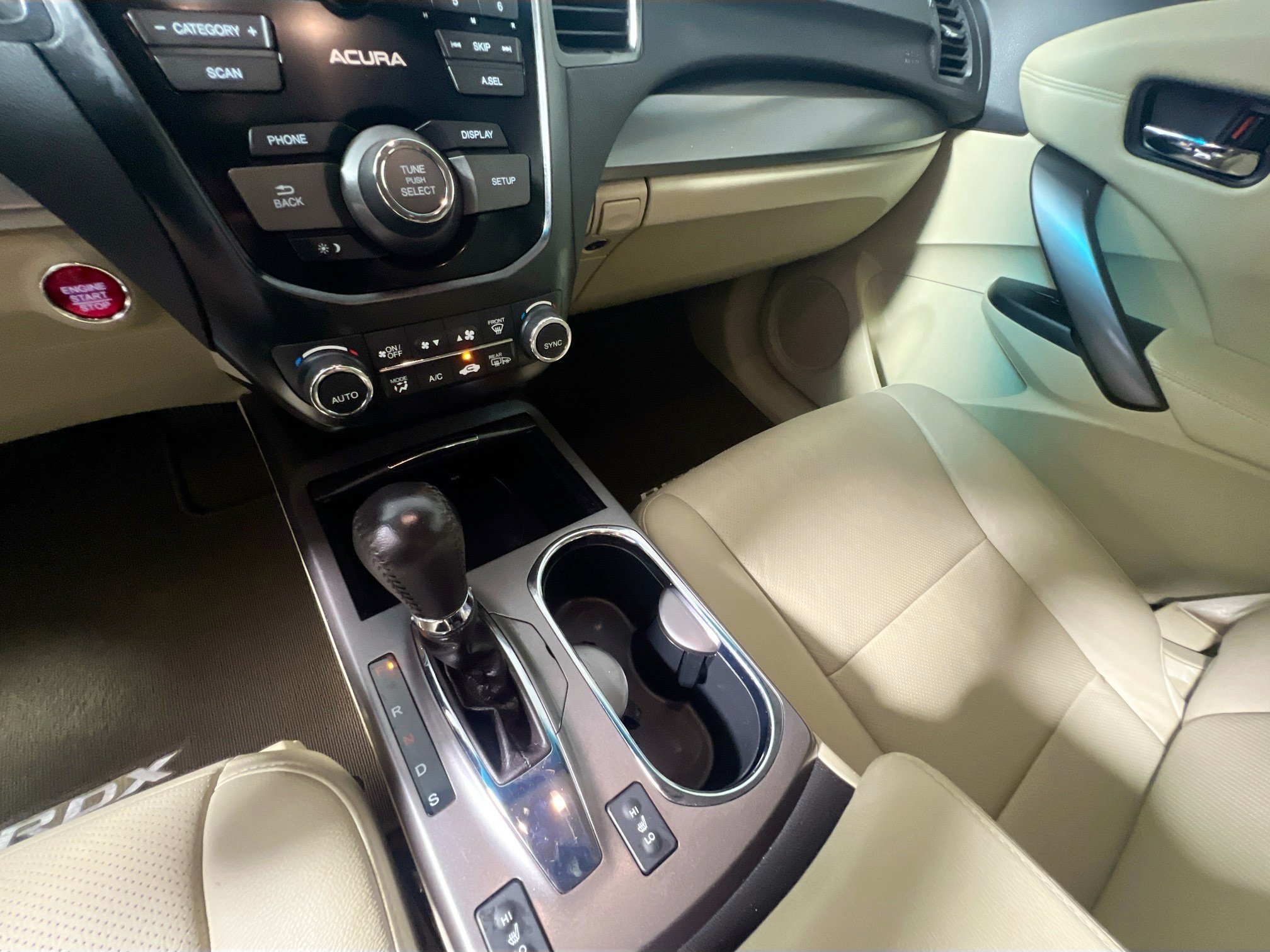 Used 2015 Acura RDX FWD image 25