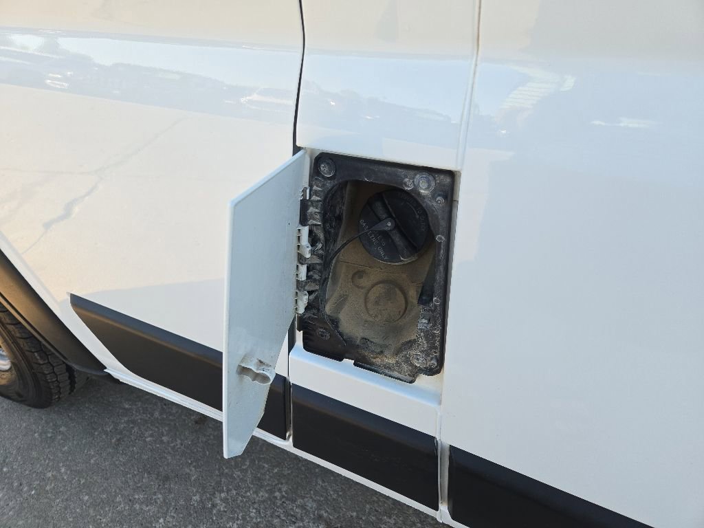 Used 2025 RAM ProMaster 2500 w/ Convenience Group FWD image 17