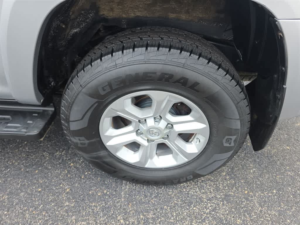 Used 2016 Toyota 4Runner SR5 Premium AWD/4WD image 29