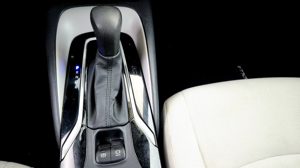 Certified 2021 Toyota Corolla LE w/ Carpet Mat Package (TMS) FWD image 28