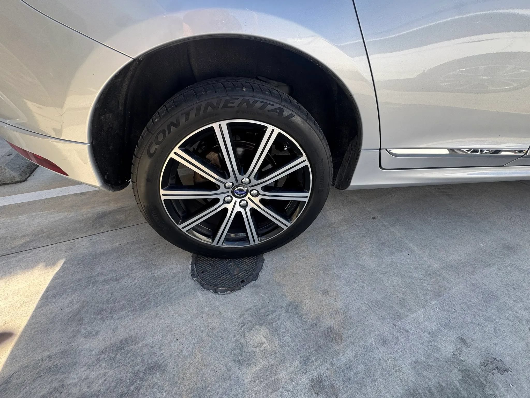 Used 2016 Volvo XC60 T5 Premier w/ Proximity Package FWD image 27