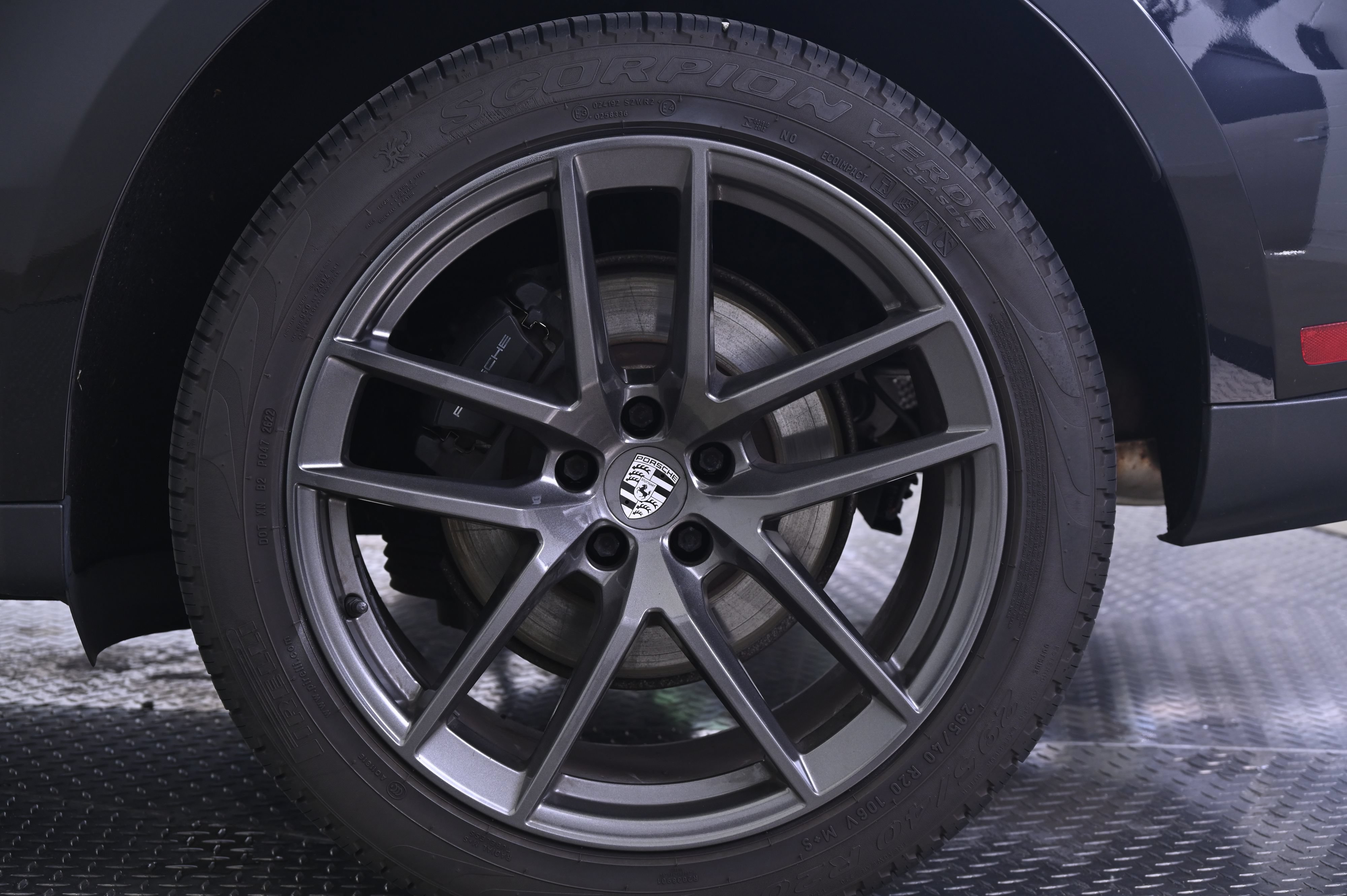Certified 2023 Porsche Macan Turbo AWD/4WD image 12