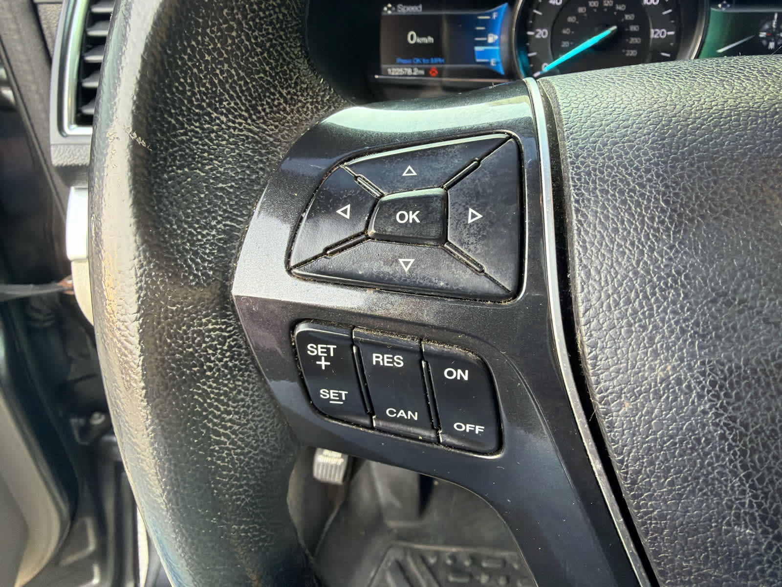 Used 2018 Ford Explorer Limited image 12