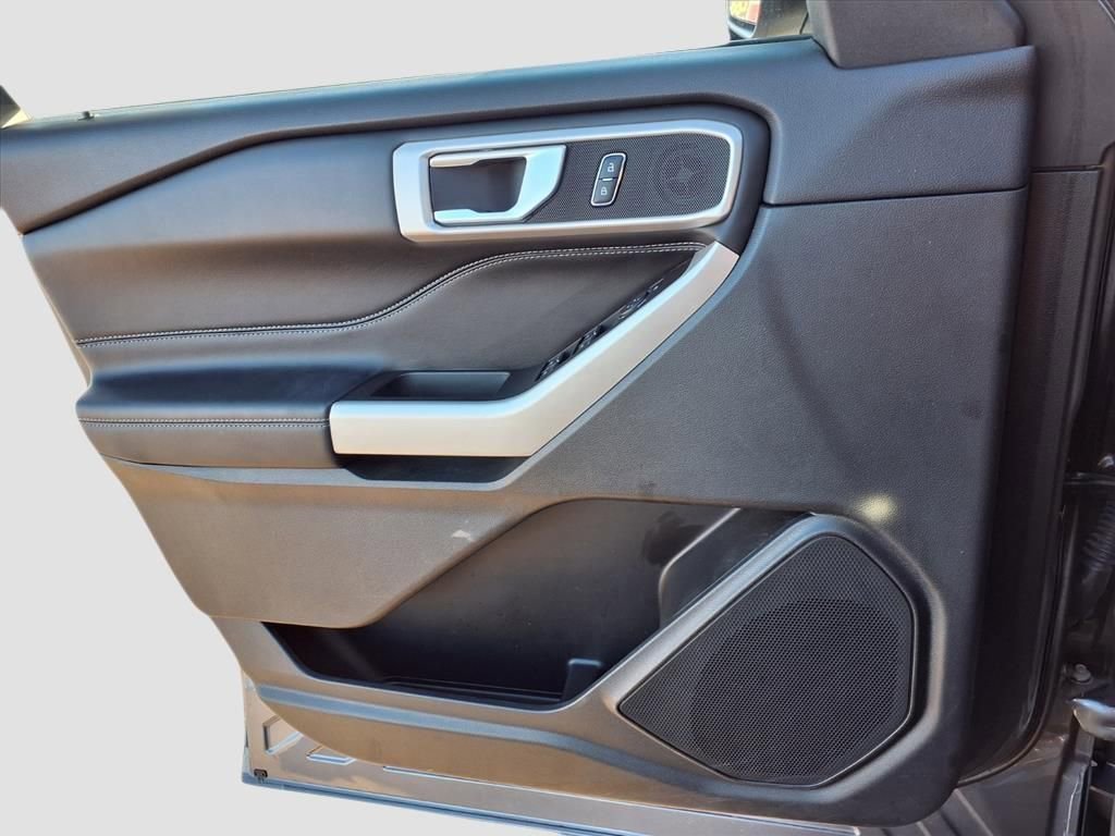 Used 2023 Ford Explorer XLT w/ Equipment Group 202A image 28