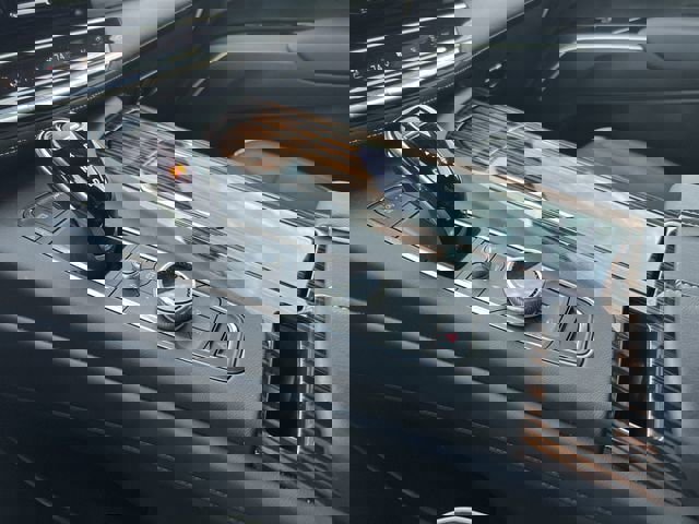 Certified 2024 Cadillac Escalade Premium Luxury image 20