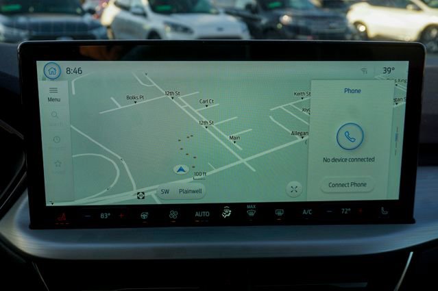 Used 2025 Ford Escape Platinum image 17