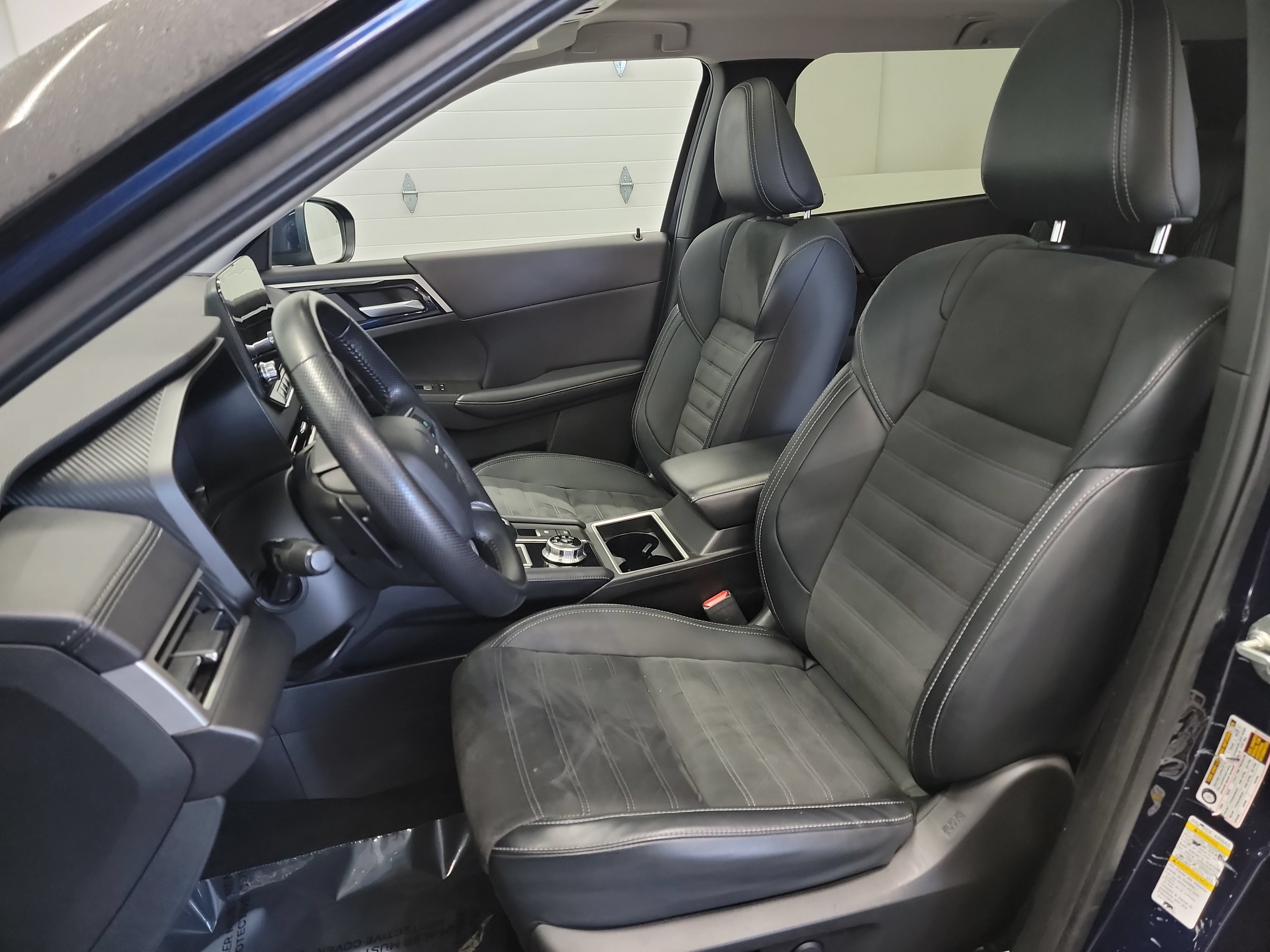 Used 2023 Mitsubishi Outlander SE FWD image 12