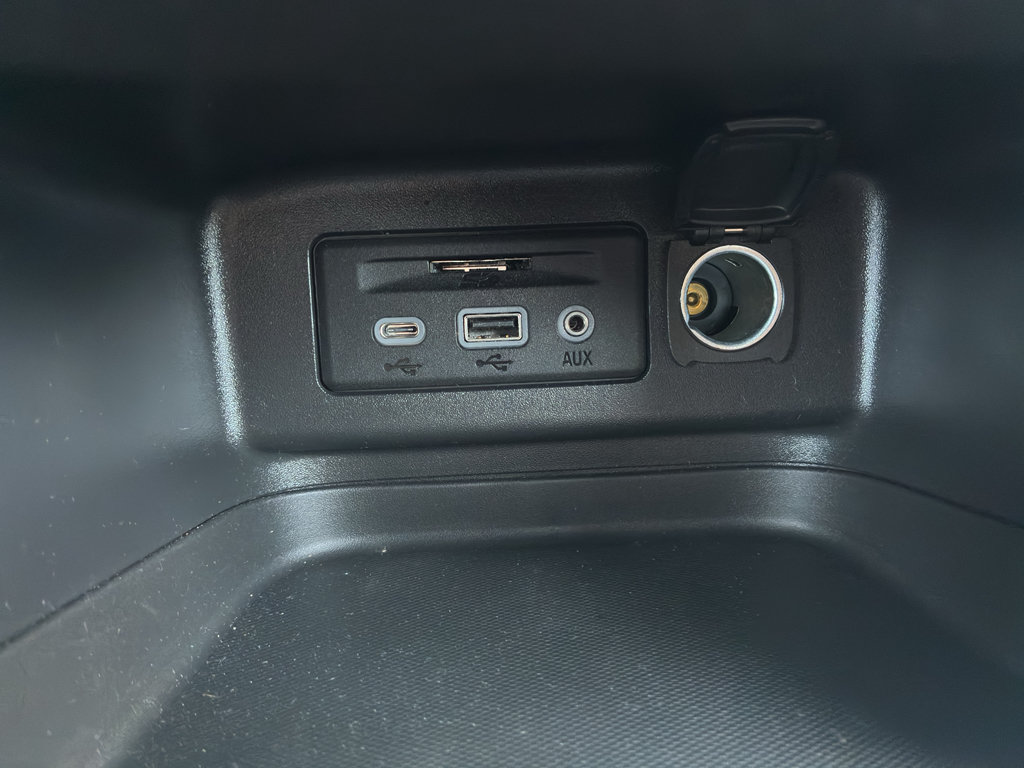 Used 2023 Chevrolet Equinox RS FWD image 33