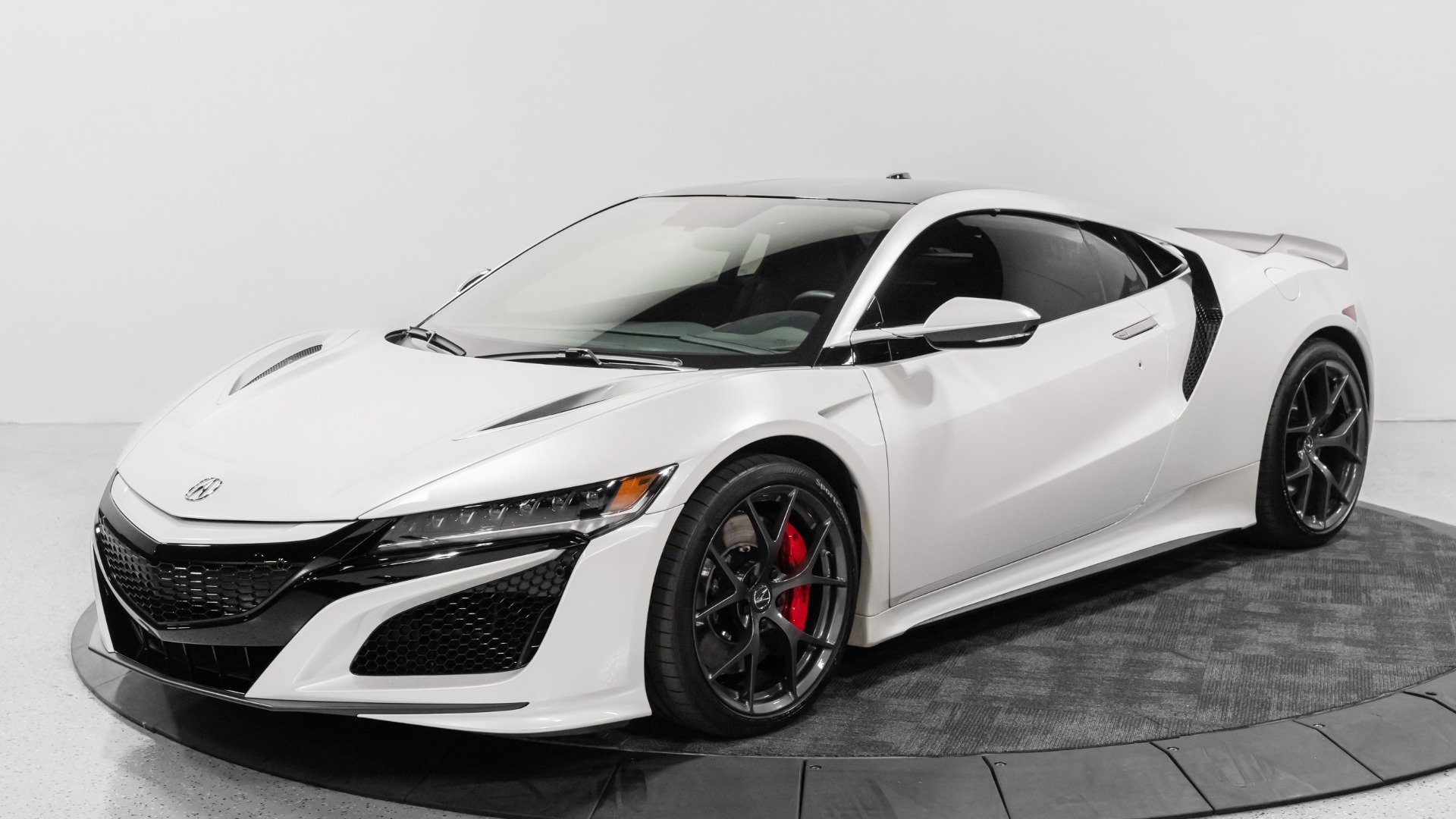 Used 2021 Acura NSX image 2