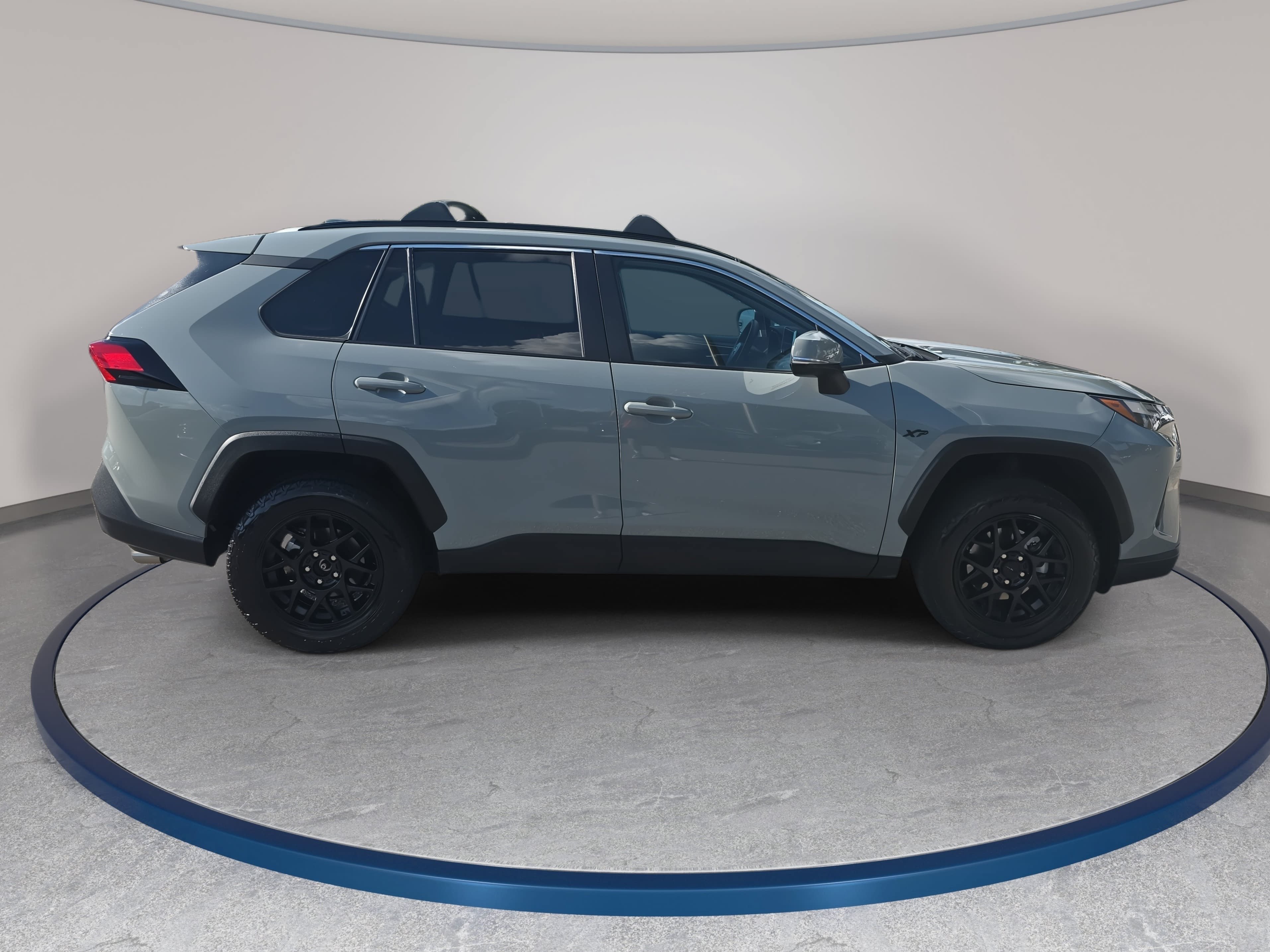 Used 2023 Toyota RAV4 XLE w/ Convenience Package AWD/4WD image 4