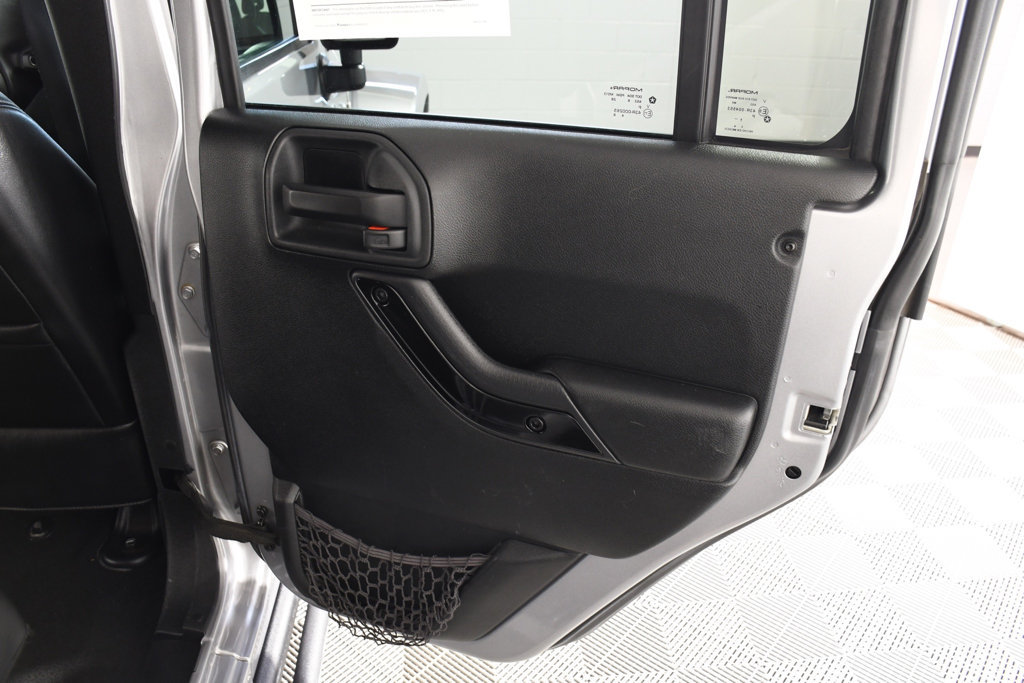 Used 2017 Jeep Wrangler Unlimited Sahara AWD/4WD image 21