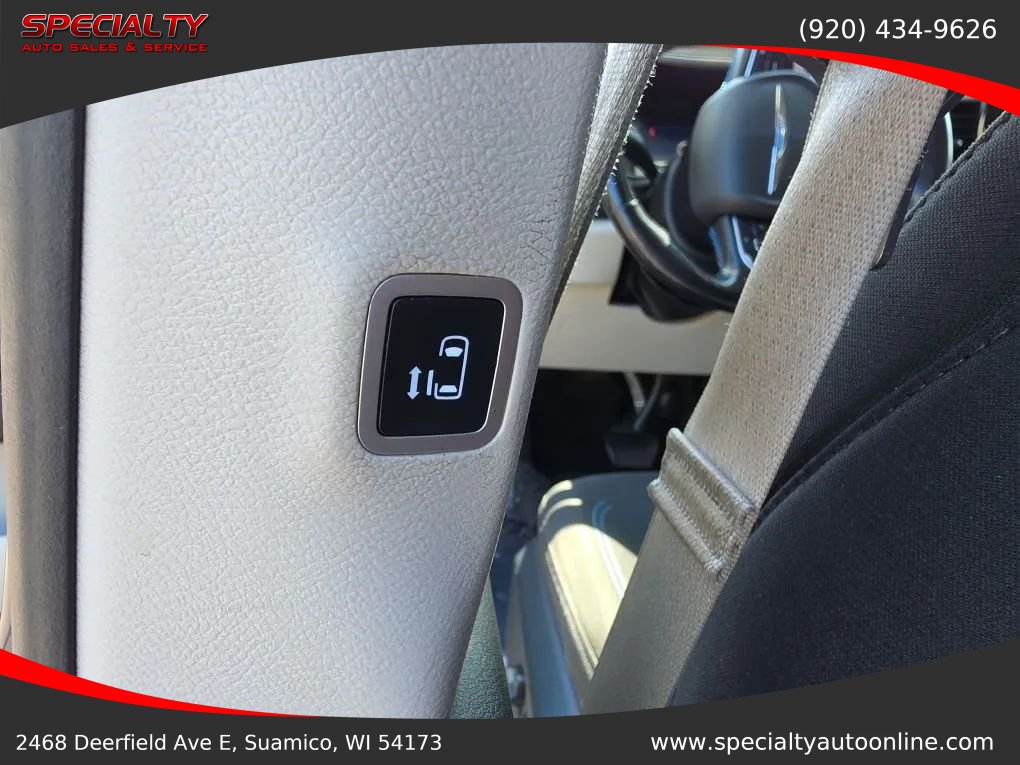 Used 2021 Chrysler Pacifica Touring w/ Cold Weather Group FWD image 23
