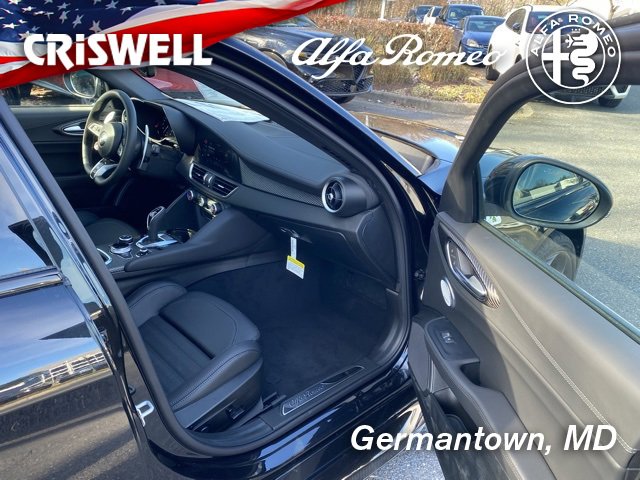 New 2024 Alfa Romeo Giulia Quadrifoglio w/ Active Assist Plus Package image 34