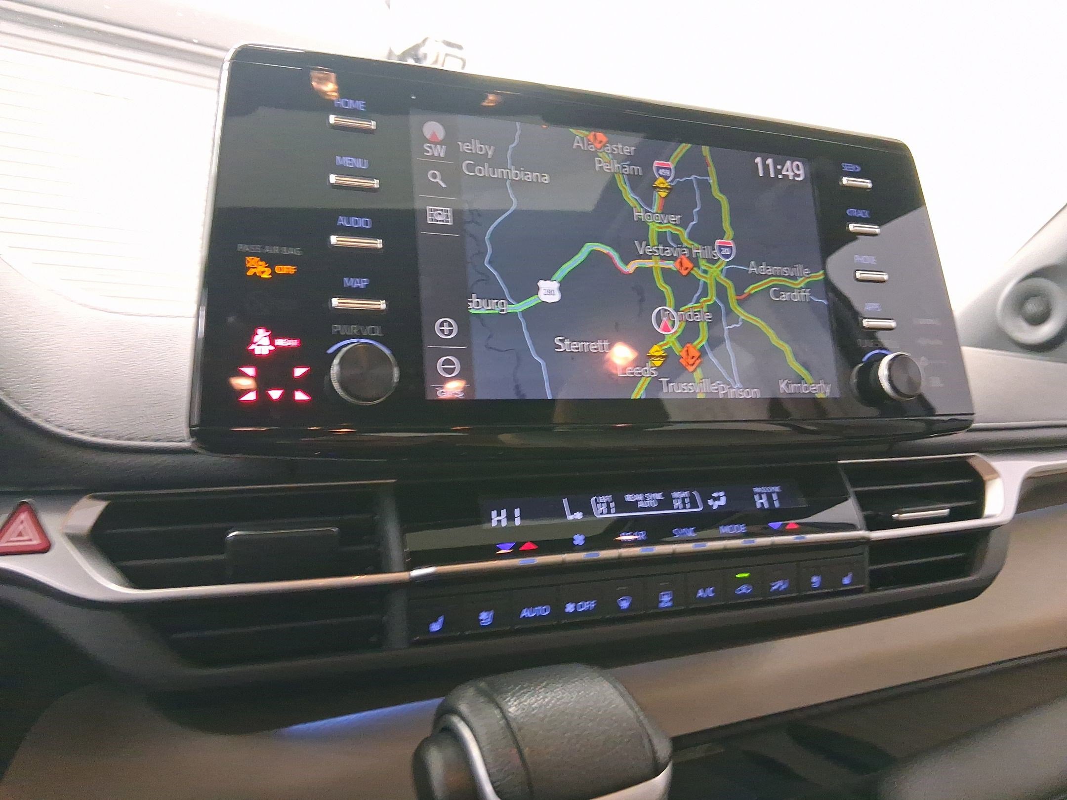 Used 2021 Toyota Sienna Limited image 24