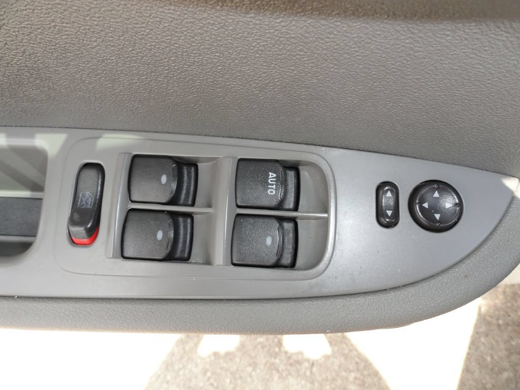Used 2010 Chevrolet Malibu LS FWD image 18