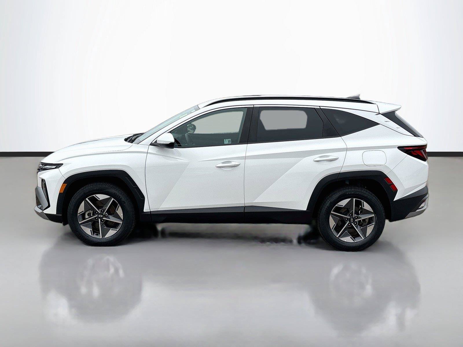 Certified 2025 Hyundai Tucson SEL AWD/4WD image 8