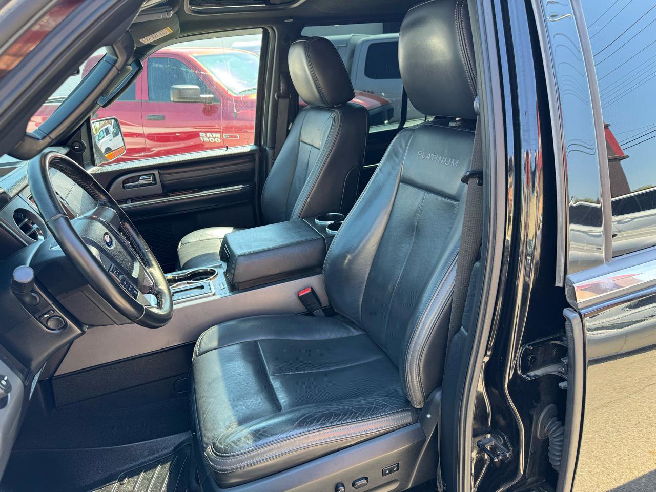 Used 2016 Ford Expedition Platinum image 12
