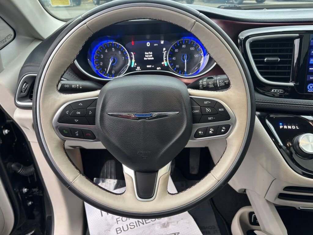 Used 2017 Chrysler Pacifica Limited w/ Advanced Safetytec Group image 20