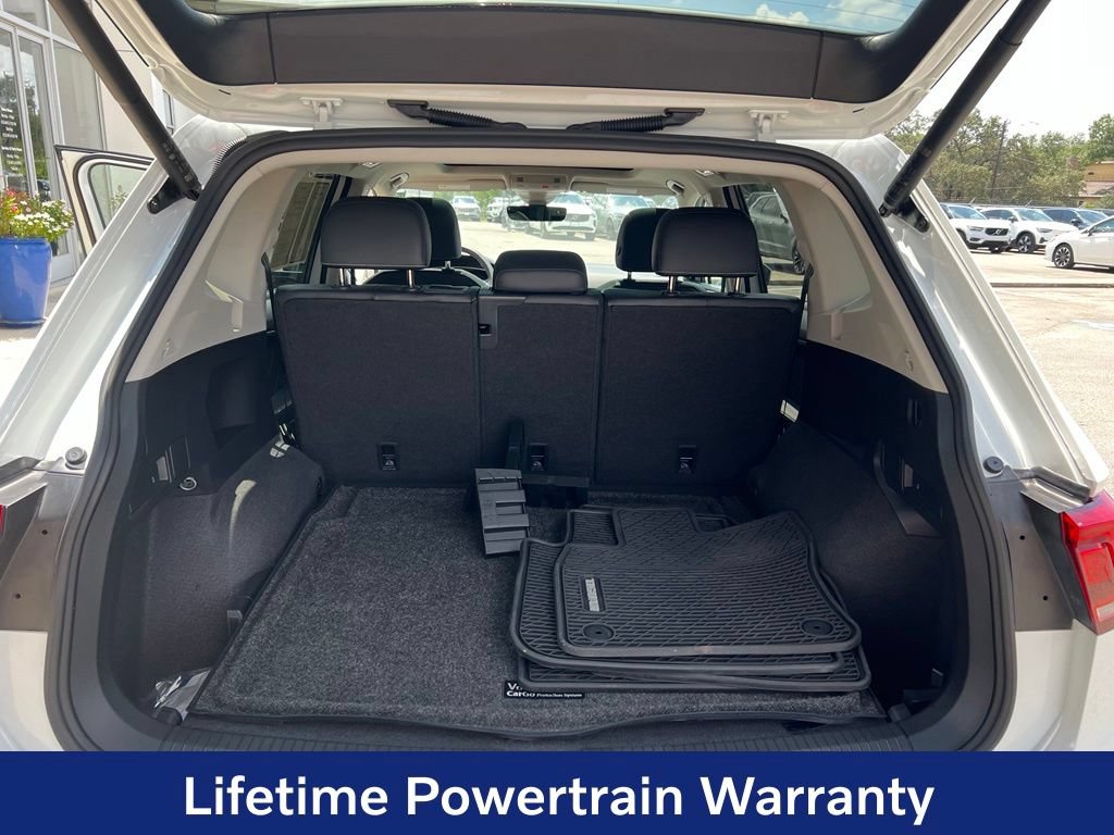 Used 2024 Volkswagen Tiguan SE w/ Panoramic Sunroof Package AWD/4WD image 24
