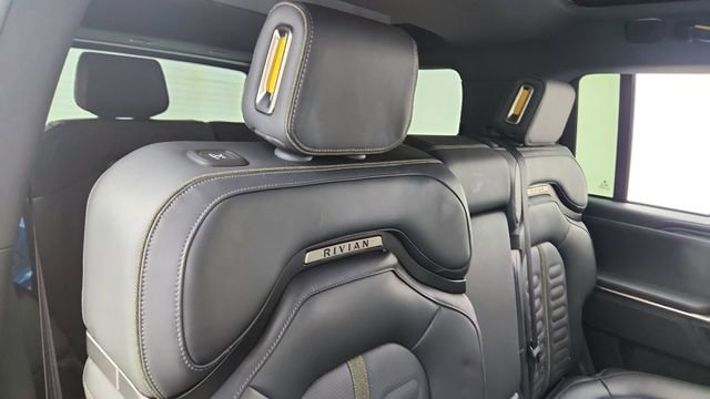 Used 2025 Rivian R1S Adventure image 27