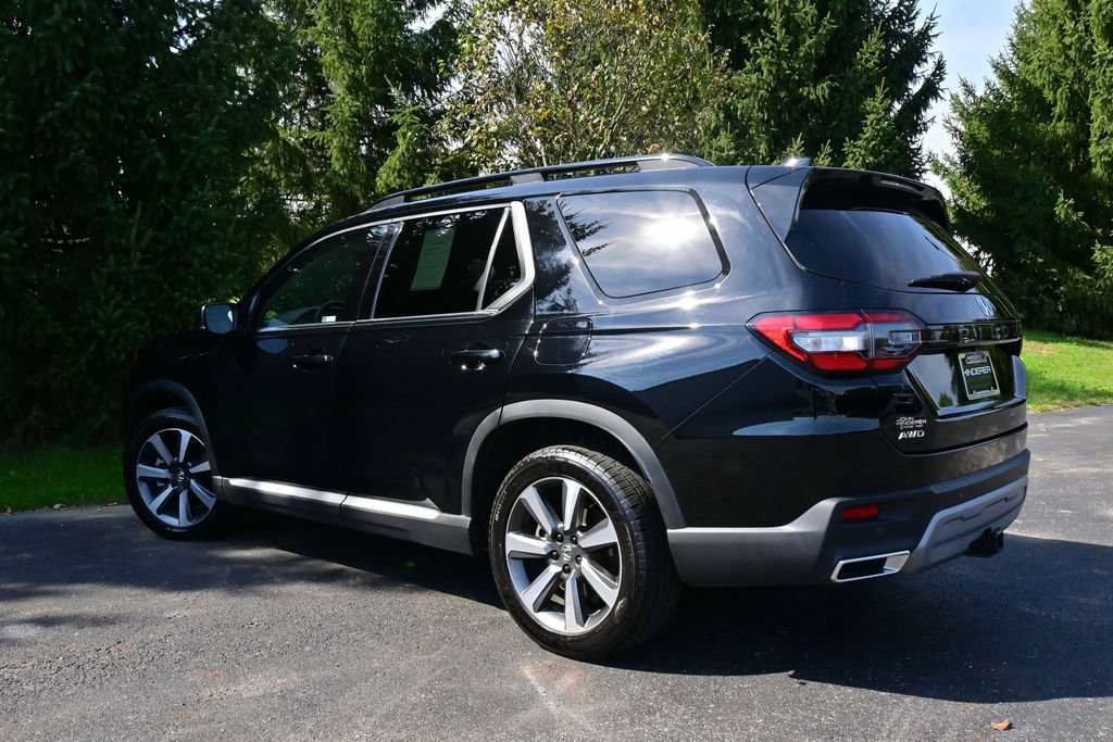 Used 2025 Honda Pilot Elite image 4