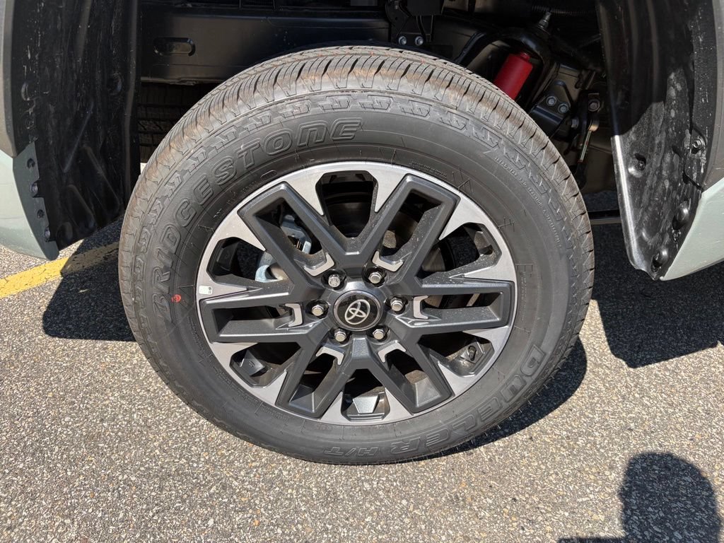 New 2026 Toyota Tundra Limited AWD/4WD image 32