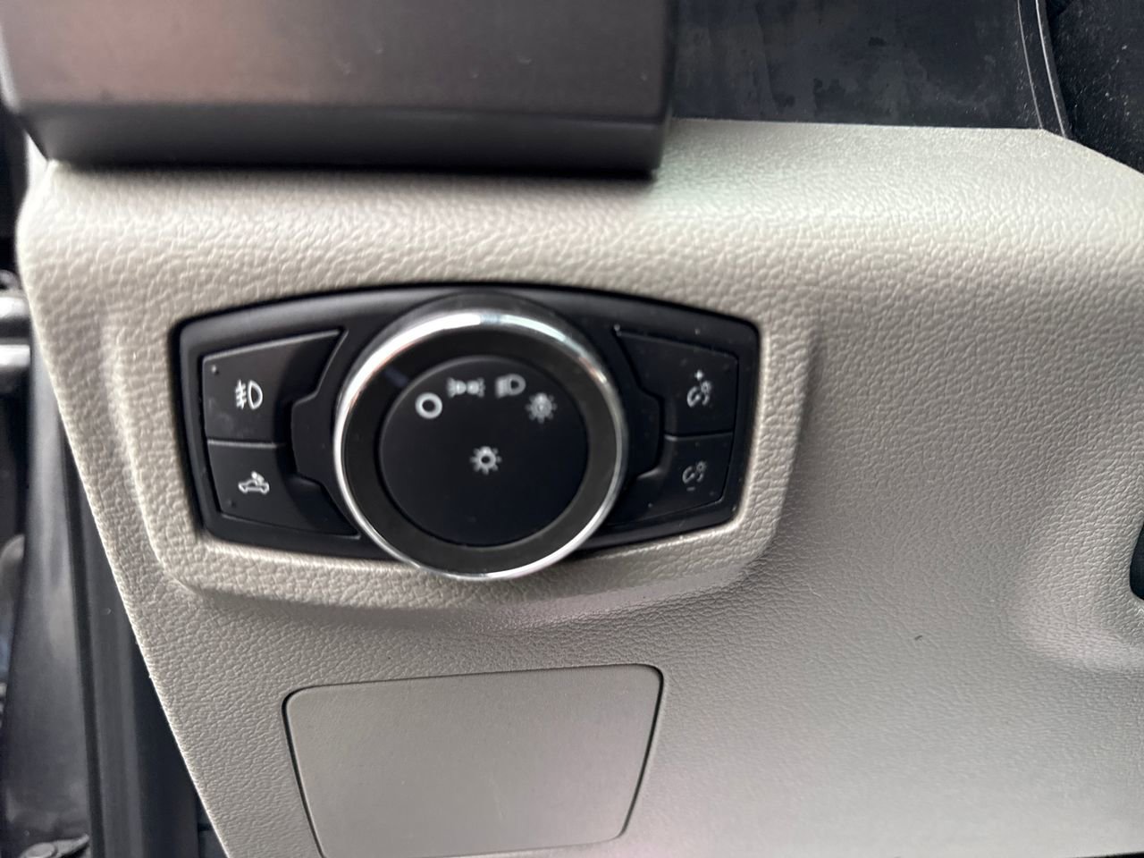 Used 2015 Ford F150 XLT w/ Trailer Tow Package image 17