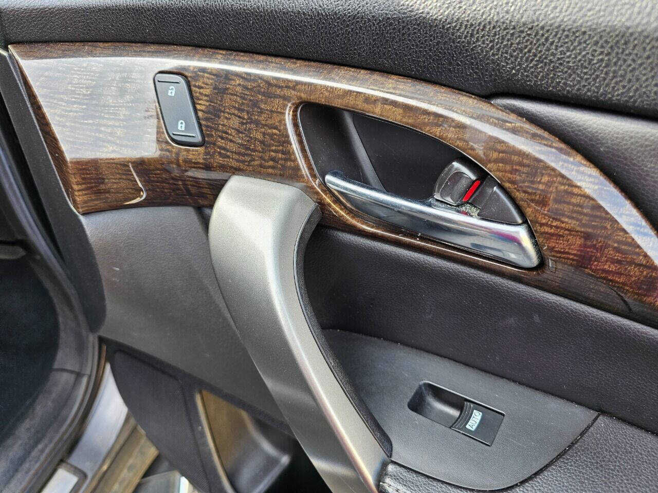 Used 2011 Acura MDX SH AWD w/Advance 4dr SUV Packa image 30