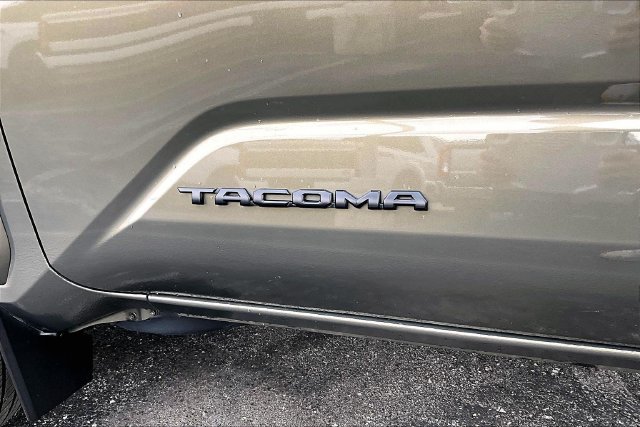 Used 2024 Toyota Tacoma TRD Sport w/ TRD Sport Upgrade Package AWD/4WD image 25