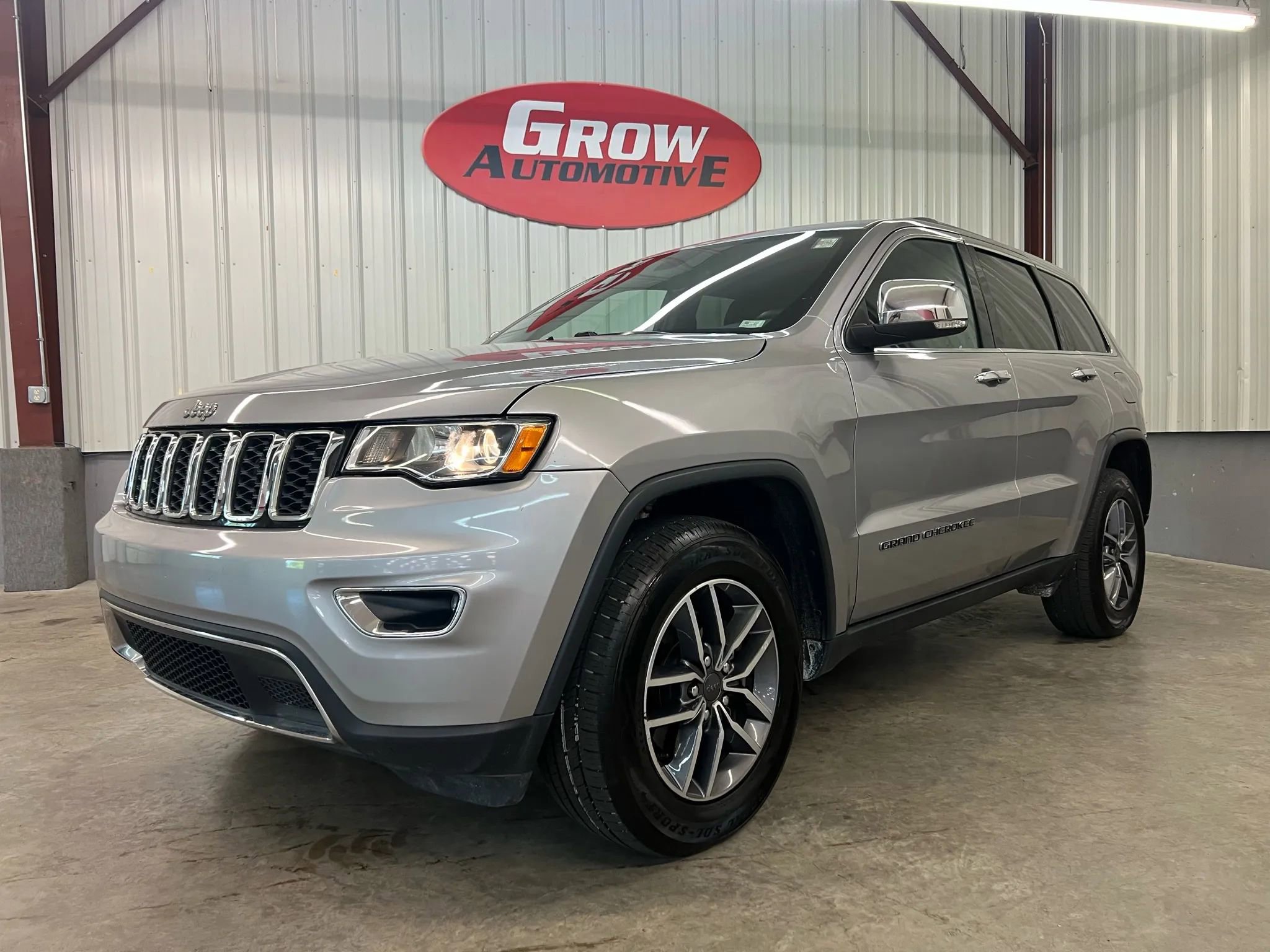 Used 2019 Jeep Grand Cherokee Limited image 4