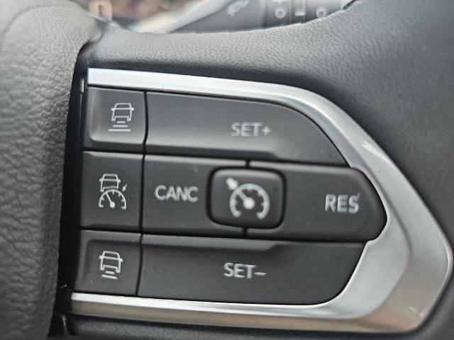 Used 2025 Jeep Compass Limited AWD/4WD image 17