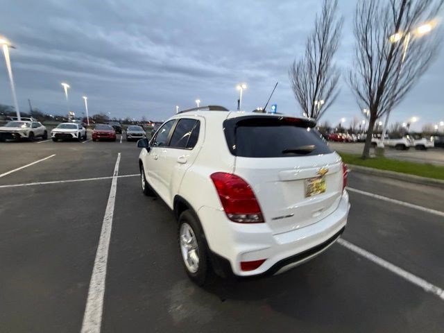 Used 2022 Chevrolet Trax LT w/ LT Convenience Package image 15