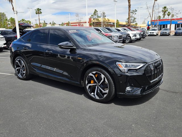 Used 2023 Audi e-tron Premium Plus w/ Premium Plus Package AWD/4WD image 3