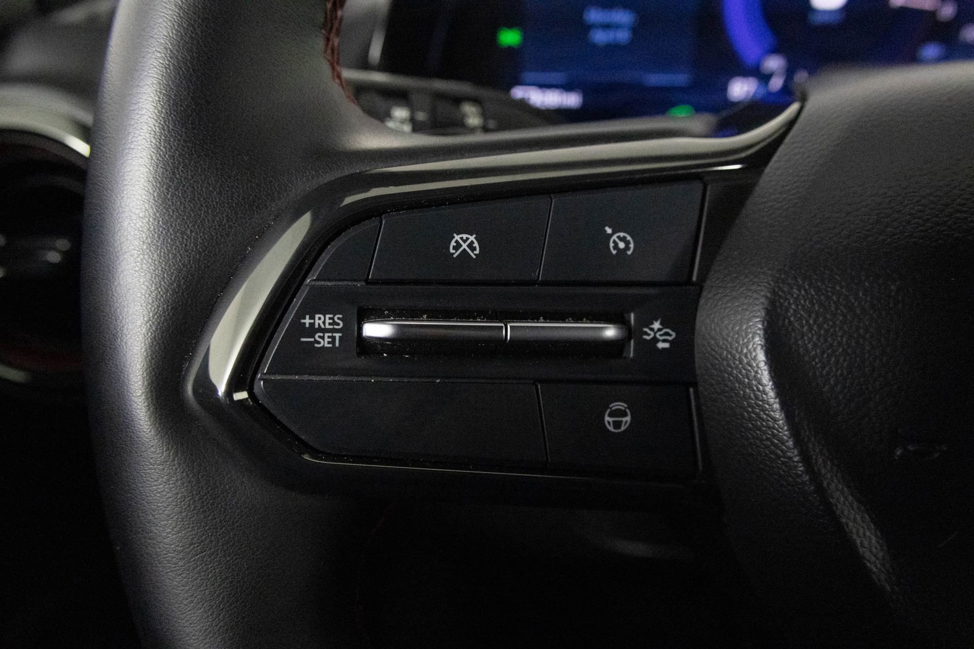 Certified 2024 Chevrolet Equinox EV RS image 28